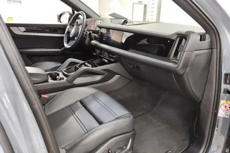 Porsche Cayenne din 2024 cu 33.900 km - oferta POR230923 - foto 6