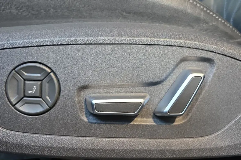 Audi SQ6 e-tron din 2024 cu 3.772 km - oferta AUD230935 - foto 18