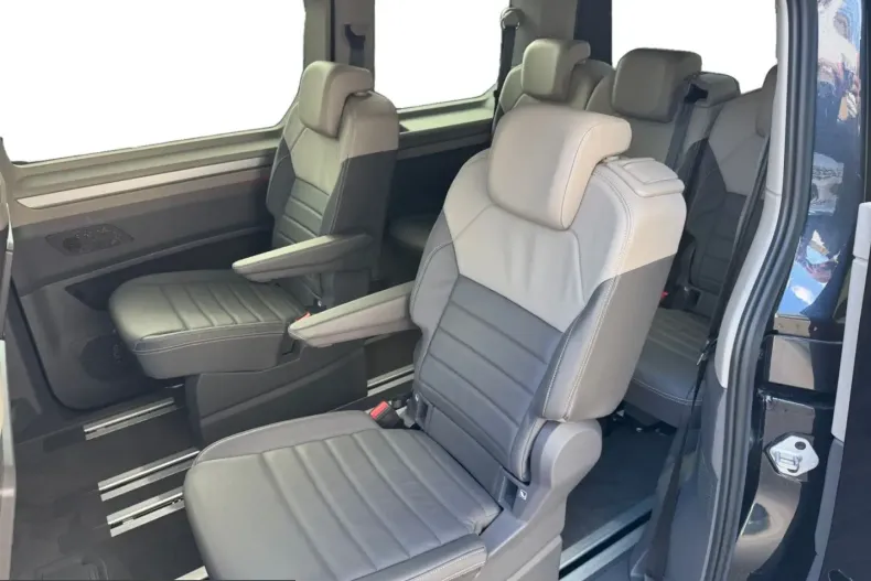 Volkswagen T7 Multivan din 2024 cu 12.790 km - oferta VOL230938 - foto 11