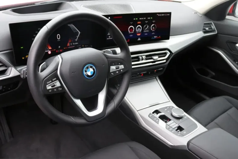 BMW 330 (Seria 3) din 2024 cu 16.942 km - oferta BMW230952 - foto 11