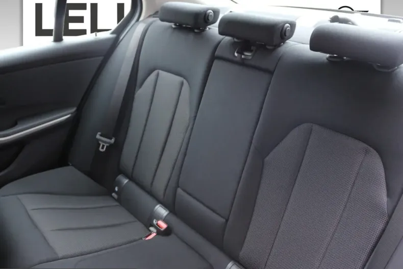 BMW 330 (Seria 3) din 2024 cu 16.942 km - oferta BMW230952 - foto 14