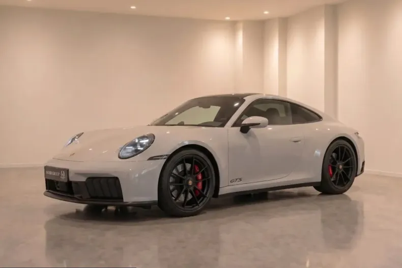 Porsche 992 din 2025 cu 19.000 km - oferta POR230958 - foto 1