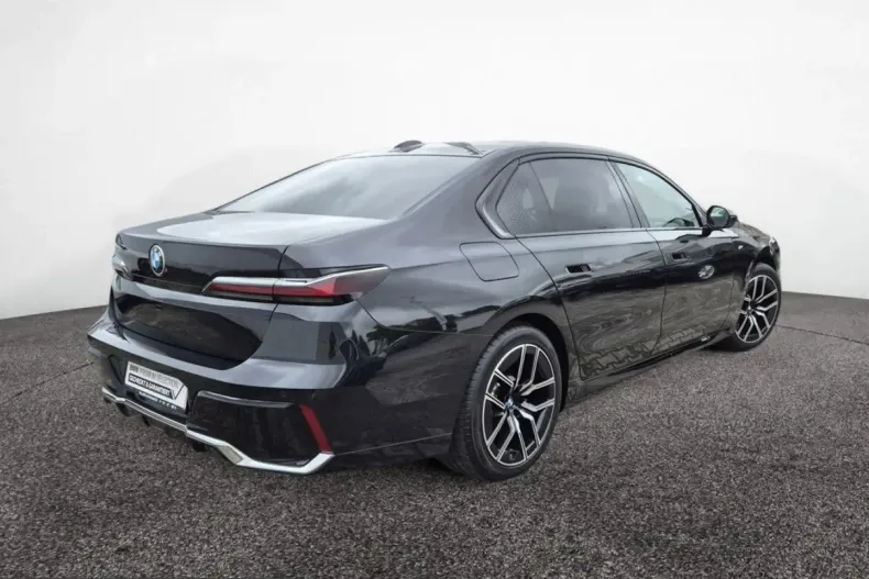 BMW 740 (Seria 7) din 2024 cu 41.255 km - oferta BMW230962 - foto 3