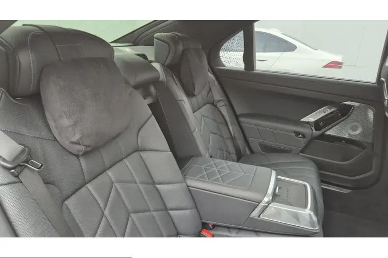 BMW 740 (Seria 7) din 2024 cu 41.255 km - oferta BMW230962 - foto 14