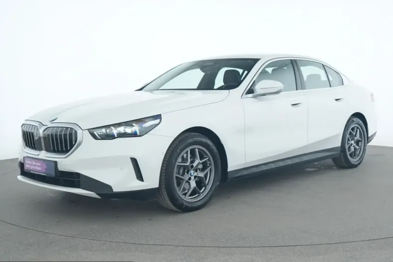 BMW 520 (Seria 5) din 2025 cu 10.045 km - oferta BMW230973 - foto 1