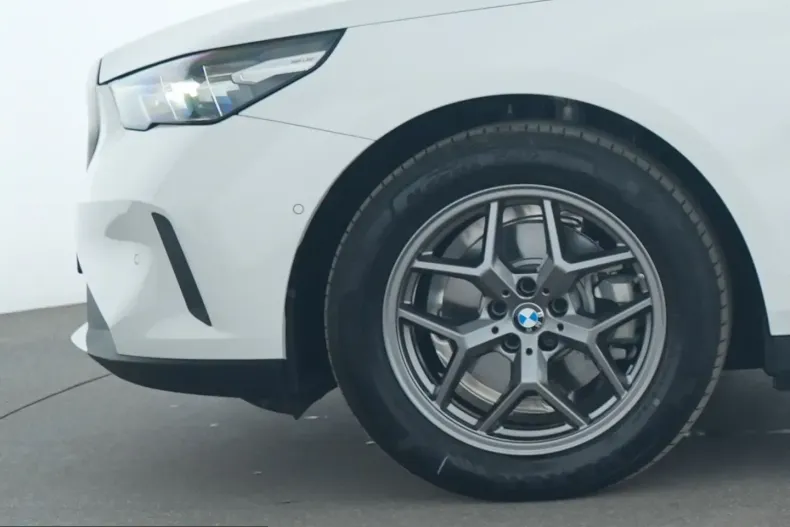 BMW 520 (Seria 5) din 2025 cu 10.045 km - oferta BMW230973 - foto 12