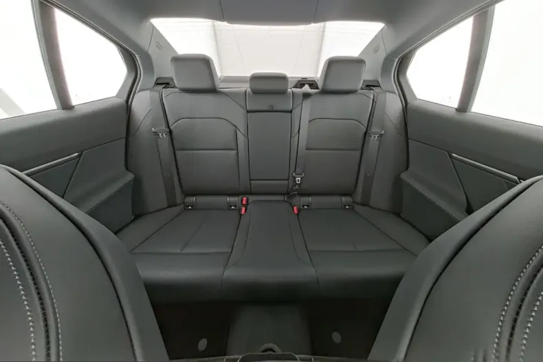 BMW 520 (Seria 5) din 2025 cu 10.045 km - oferta BMW230973 - foto 16