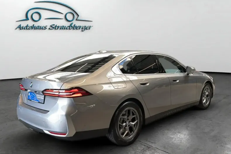 BMW 520 (Seria 5) din 2024 cu 18.200 km - oferta BMW230976 - foto 6