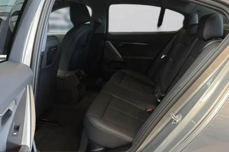 BMW 520 (Seria 5) din 2024 cu 18.200 km - oferta BMW230976 - foto 12