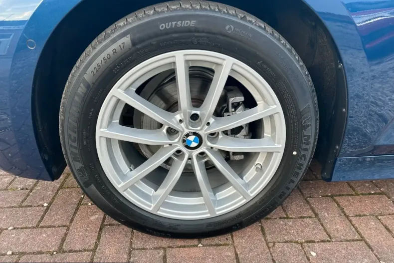 BMW 318i (Seria 3) din 2024 cu 14.900 km - oferta BMW230980 - foto 5