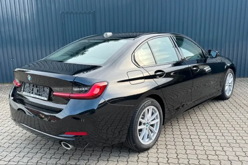 BMW 320 (Seria 3) din 2024 cu 16.600 km - oferta BMW230981 - foto 4