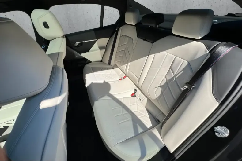 BMW 520 (Seria 5) din 2024 cu 28.599 km - oferta BMW230993 - foto 12
