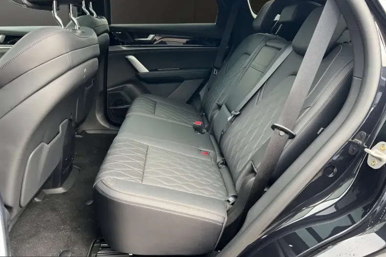 BYD Tang din 2025 cu 49.990 km - oferta BYD231007 - foto 13