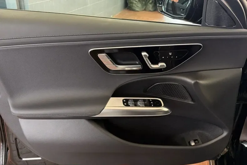 Mercedes-Benz E 450 (Clasa E) din 2025 cu 13.500 km - oferta MER231016 - foto 11