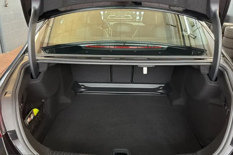 Mercedes-Benz E 450 (Clasa E) din 2025 cu 13.500 km - oferta MER231016 - foto 12
