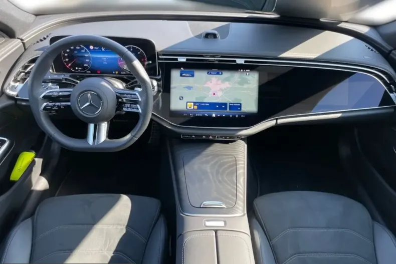 Mercedes-Benz E 450 (Clasa E) din 2025 cu 5.319 km - oferta MER231022 - foto 11