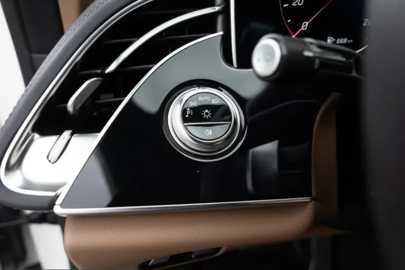 Mercedes-Benz E 220 (Clasa E) din 2025 cu 15.493 km - oferta MER231026 - foto 18
