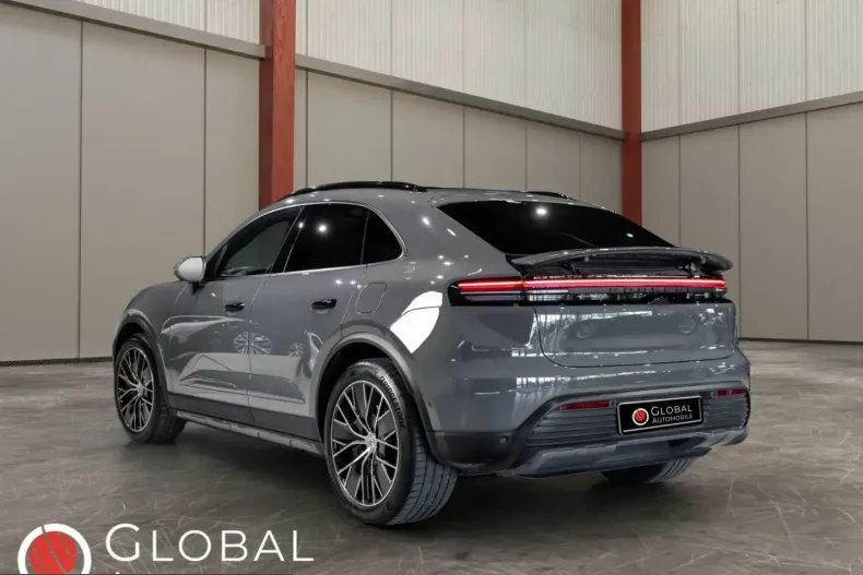 Porsche Macan din 2025 cu 8.000 km - oferta POR231062 - foto 2