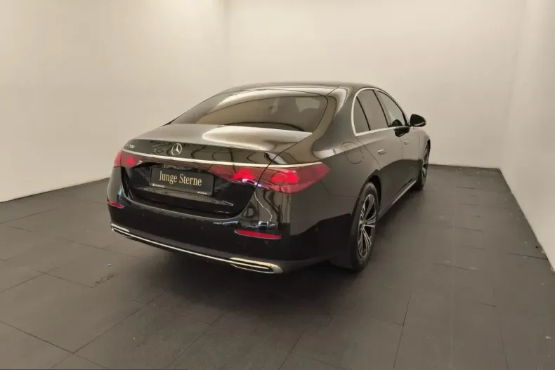 Mercedes-Benz E 200 (Clasa E) din 2025 cu 9.147 km - oferta MER231087 - foto 5