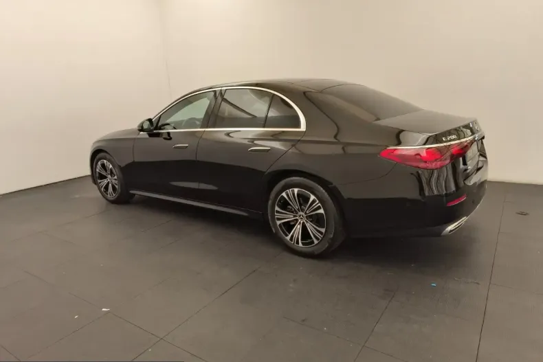 Mercedes-Benz E 200 (Clasa E) din 2025 cu 9.147 km - oferta MER231087 - foto 8