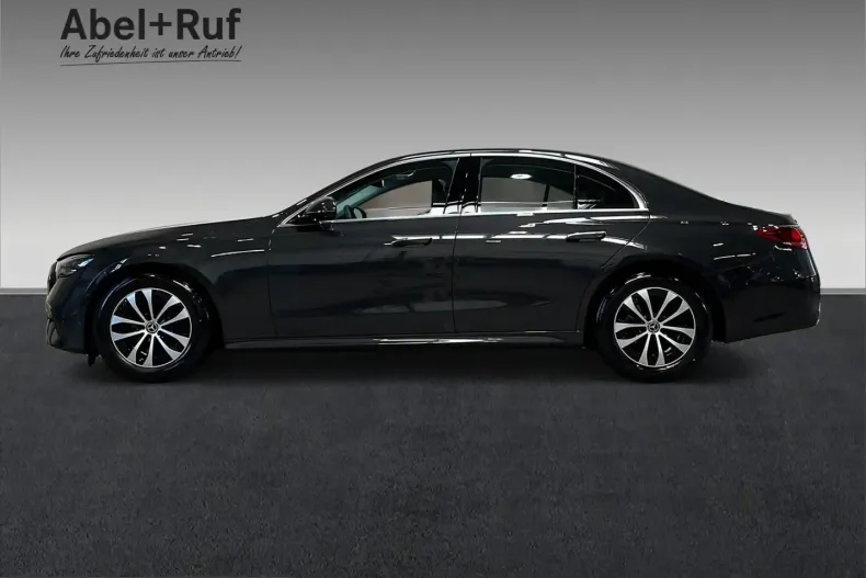 Mercedes-Benz E 200 (Clasa E) din 2025 cu 4.957 km - oferta MER231088 - foto 3