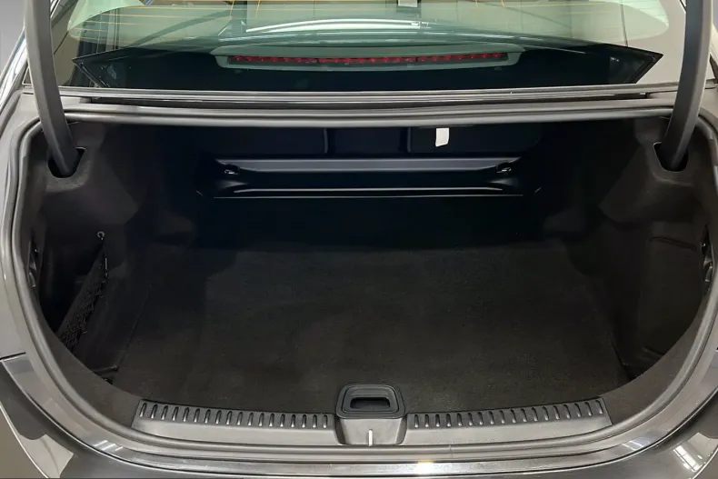 Mercedes-Benz E 200 (Clasa E) din 2025 cu 4.957 km - oferta MER231088 - foto 5