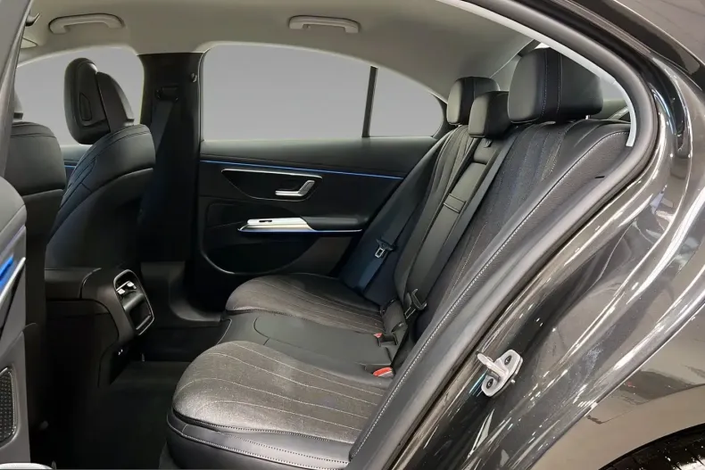 Mercedes-Benz E 200 (Clasa E) din 2025 cu 4.957 km - oferta MER231088 - foto 7