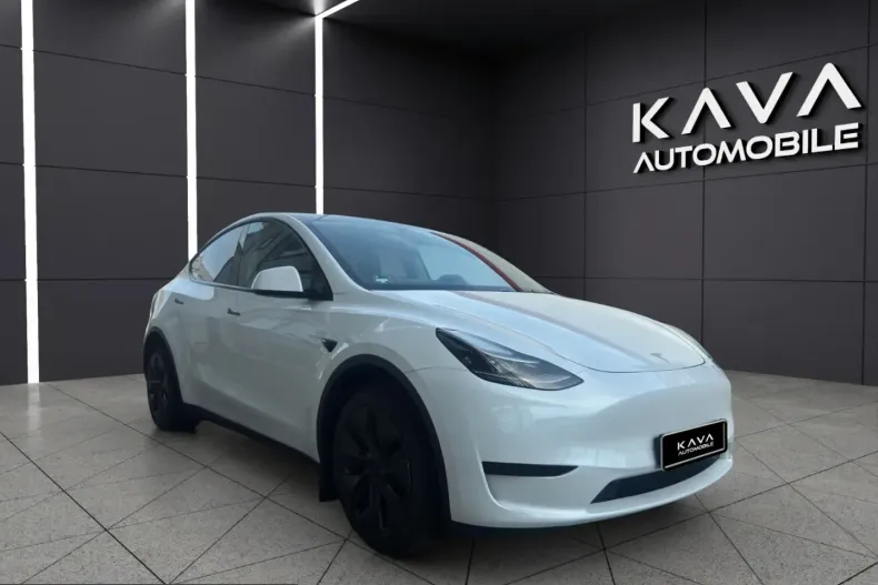 Tesla Model Y din 2025 cu 35.600 km - oferta TES231100 - foto 3