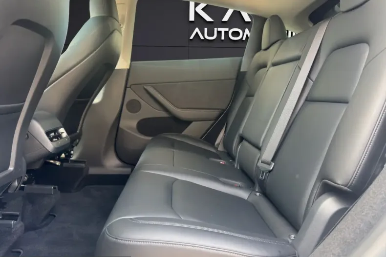Tesla Model Y din 2025 cu 35.600 km - oferta TES231100 - foto 12