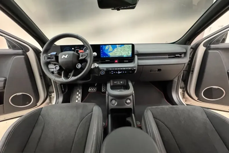 Hyundai IONIQ 5 din 2025 cu 4.459 km - oferta HYU231103 - foto 38