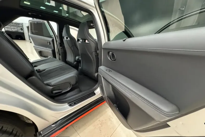 Hyundai IONIQ 5 din 2025 cu 4.459 km - oferta HYU231103 - foto 42