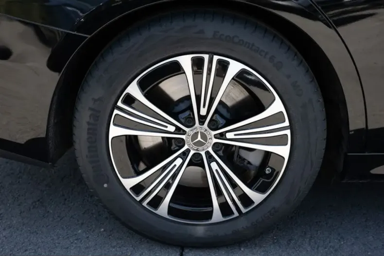Mercedes-Benz E 450 (Clasa E) din 2025 cu 25.409 km - oferta MER231104 - foto 5
