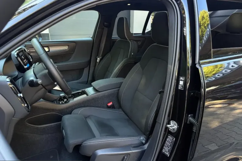 Volvo EX40 din 2025 cu 6.360 km - oferta VOL231105 - foto 11