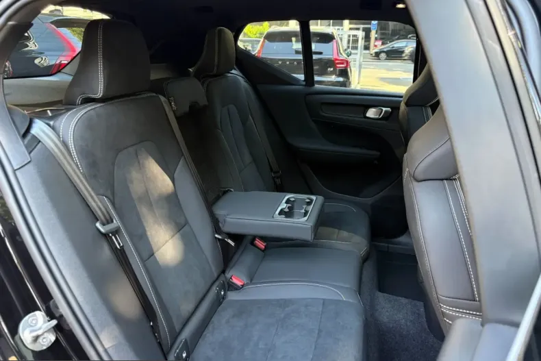 Volvo EX40 din 2025 cu 6.360 km - oferta VOL231105 - foto 16