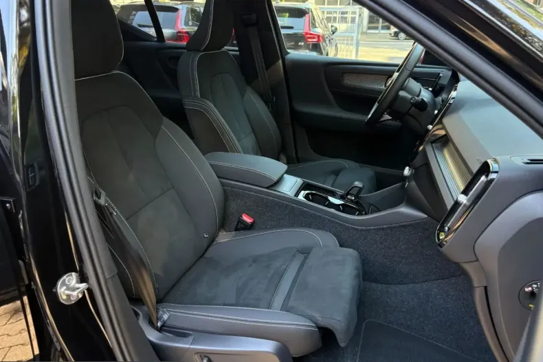 Volvo EX40 din 2025 cu 6.360 km - oferta VOL231105 - foto 17