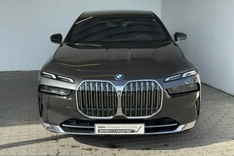BMW 750 (Seria 7) din 2025 cu 21.042 km - oferta BMW231106 - foto 1