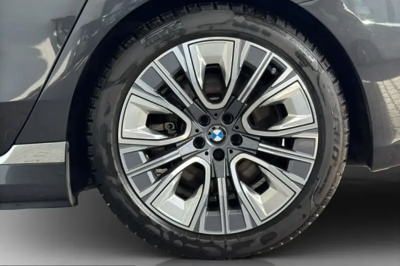 BMW 750 (Seria 7) din 2025 cu 21.042 km - oferta BMW231106 - foto 9