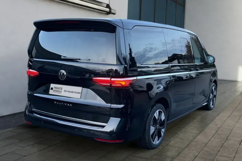Volkswagen T7 Multivan din 2024 cu 9.900 km - oferta VOL231108 - foto 3