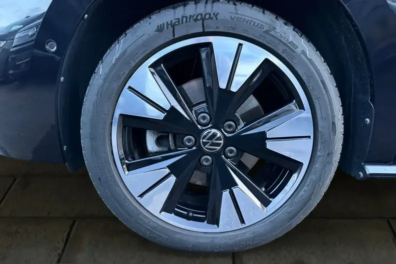 Volkswagen T7 Multivan din 2024 cu 9.900 km - oferta VOL231108 - foto 4
