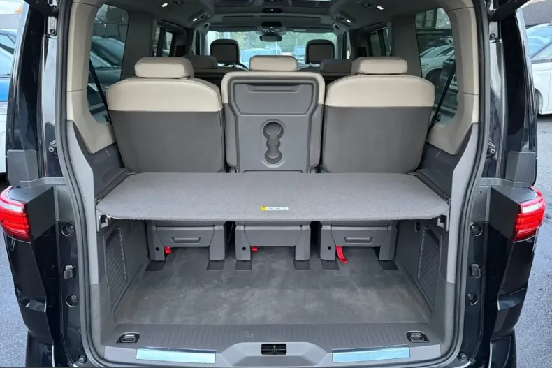 Volkswagen T7 Multivan din 2024 cu 9.900 km - oferta VOL231108 - foto 14