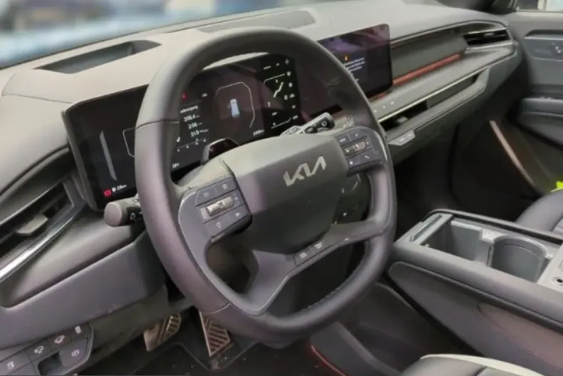 Kia EV9 din 2025 cu 23.086 km - oferta KIA231109 - foto 11