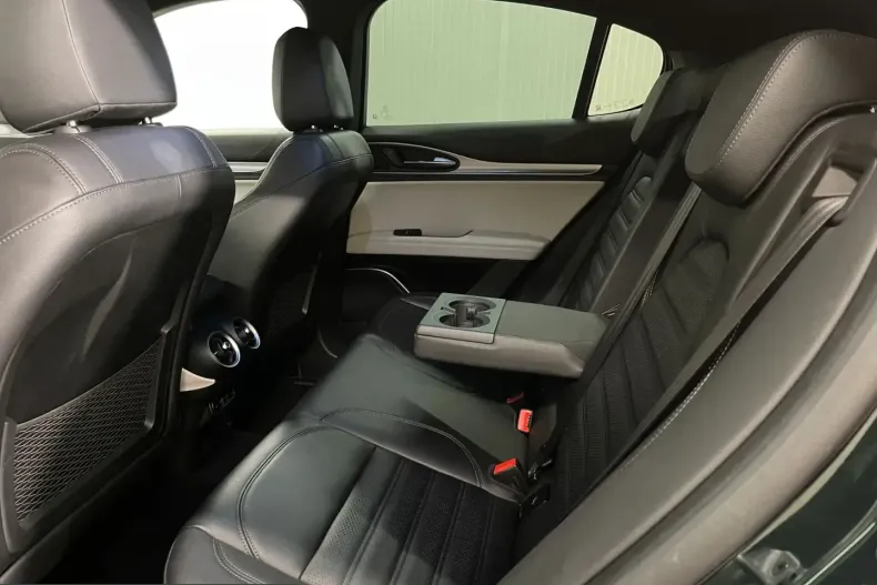 Alfa Romeo Stelvio din 2021 cu 26.795 km - oferta ALF231135 - foto 11