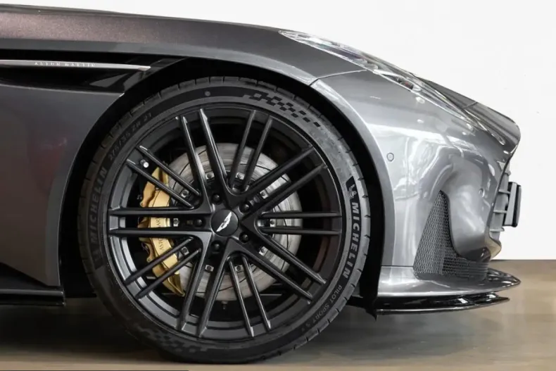 Aston Martin DB12 din 2024 cu 2.518 km - oferta AST231141 - foto 18