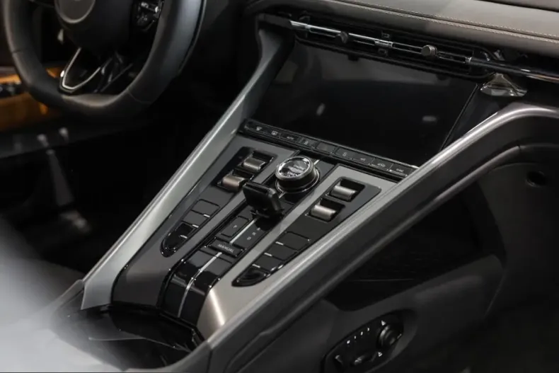 Aston Martin DB12 din 2024 cu 2.518 km - oferta AST231141 - foto 21