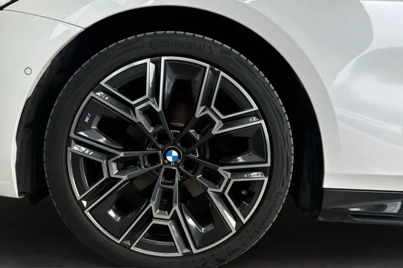 BMW 520 (Seria 5) din 2025 cu 19.831 km - oferta BMW231172 - foto 16