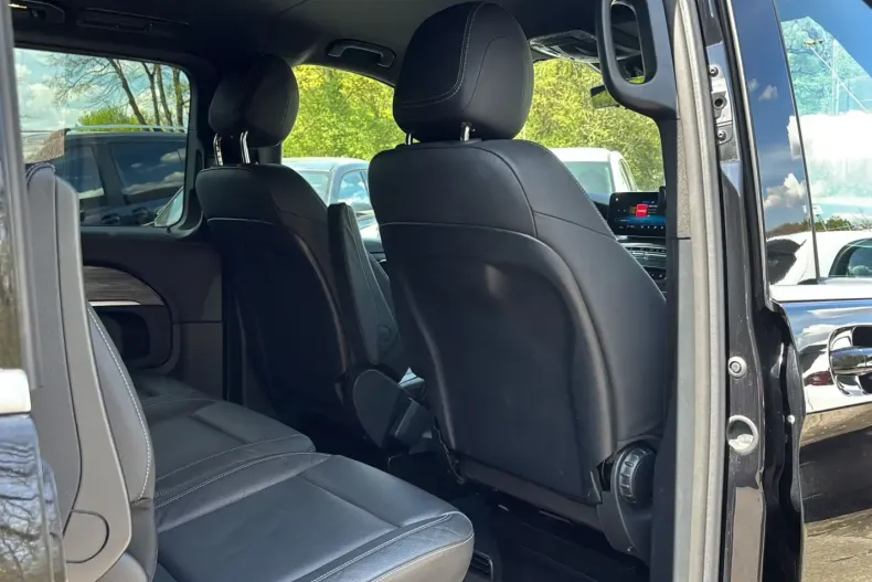 Mercedes-Benz V 250 (Clasa V) din 2024 cu 38.100 km - oferta MER231174 - foto 16