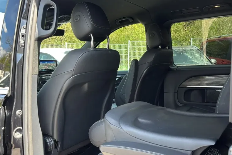Mercedes-Benz V 250 (Clasa V) din 2024 cu 38.100 km - oferta MER231174 - foto 19