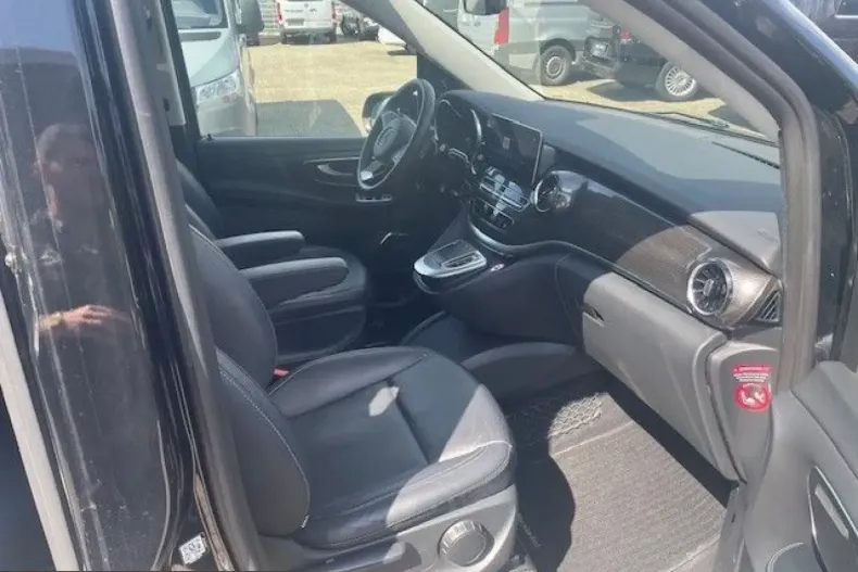 Mercedes-Benz V 300 (Clasa V) din 2023 cu 42.517 km - oferta MER231178 - foto 9