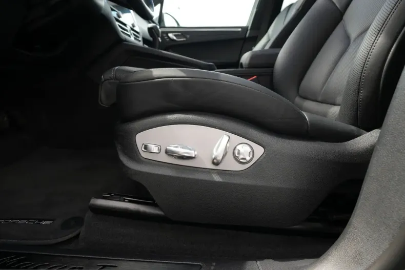 Porsche Macan din 2023 cu 20.000 km - oferta POR231208 - foto 17