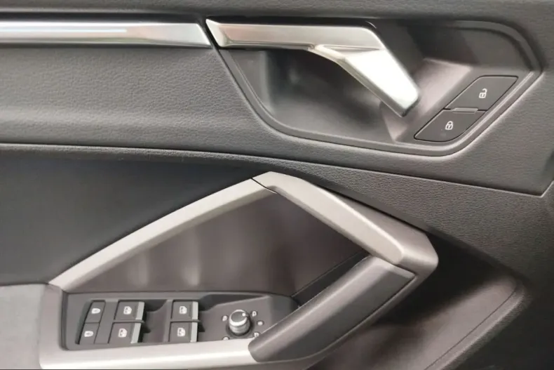 Audi Q3 din 2025 cu 7.390 km - oferta AUD231213 - foto 7